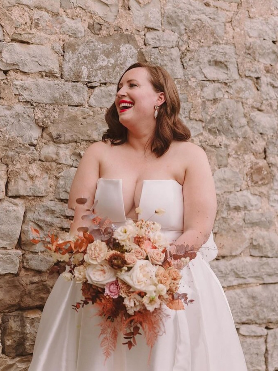 Dried flower bouquets exist and they're insanely affordable and cute!