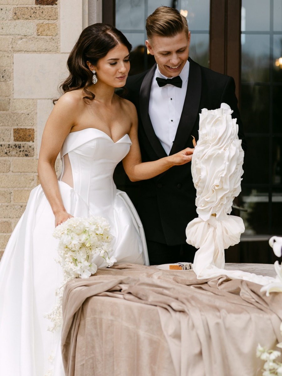Timeless can still be interesting–this shoot is the perfect blueprint