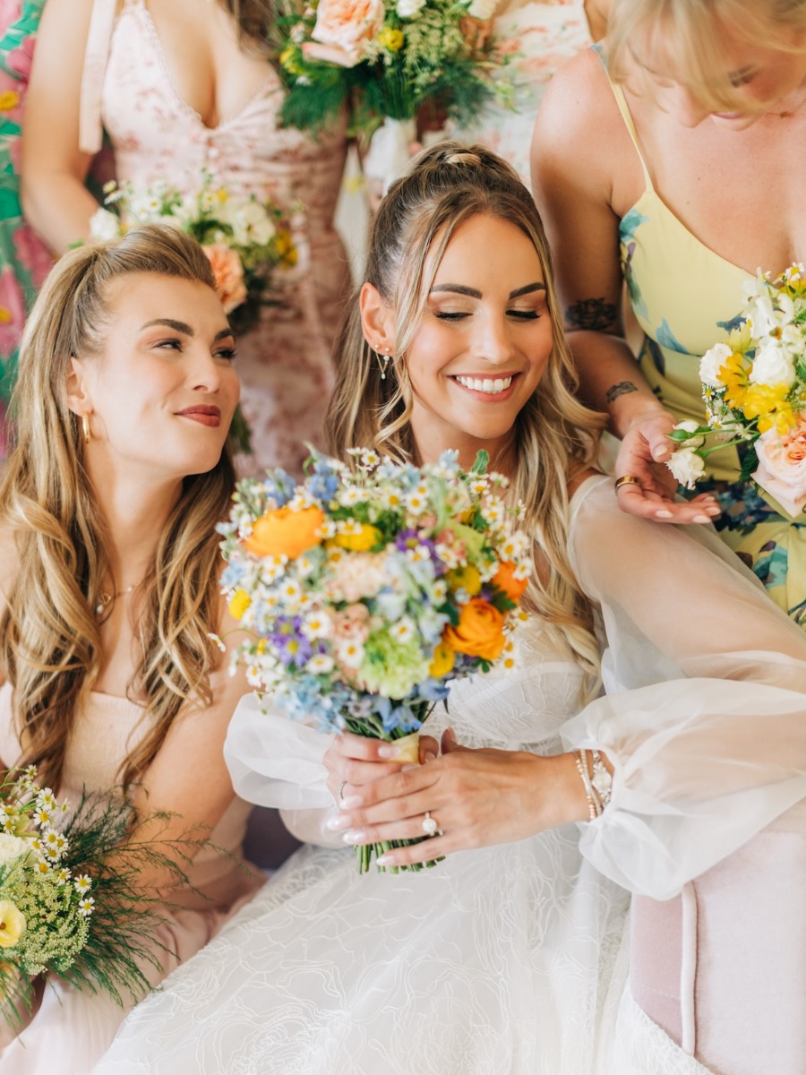 Guests picked their own glassware at this citrus-inspired wedding