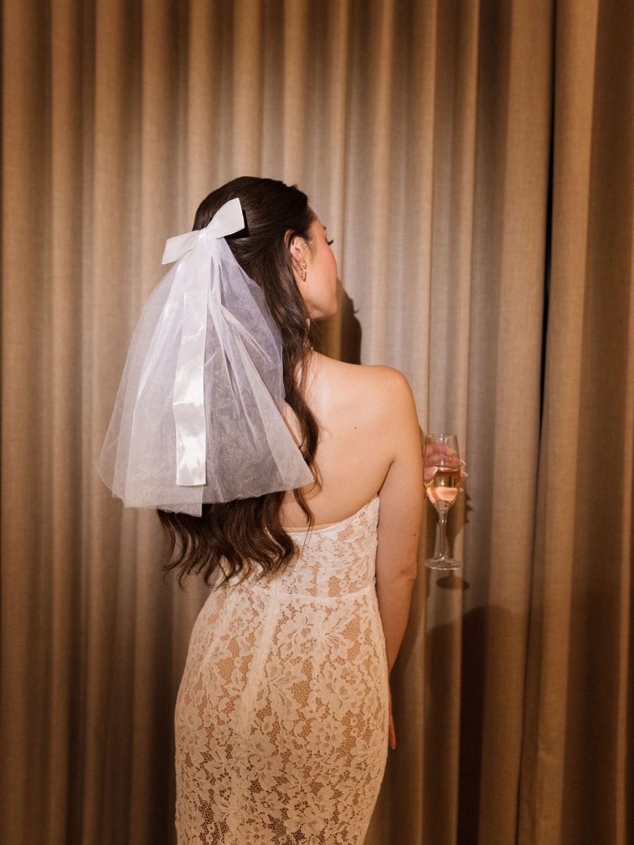 The bride's second look for this monochromatic tropical wedding was🔥