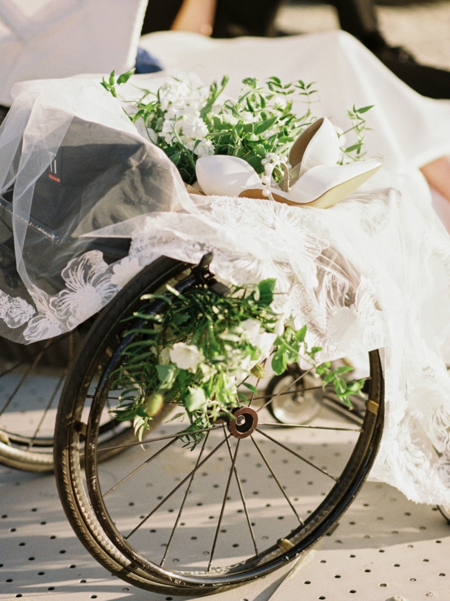 A coastal wedding inspiration shoot with a focus on accessibility
