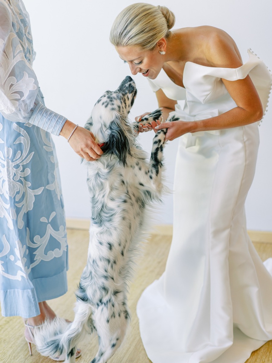 Blue and white country club wedding with a luxury tropical twist