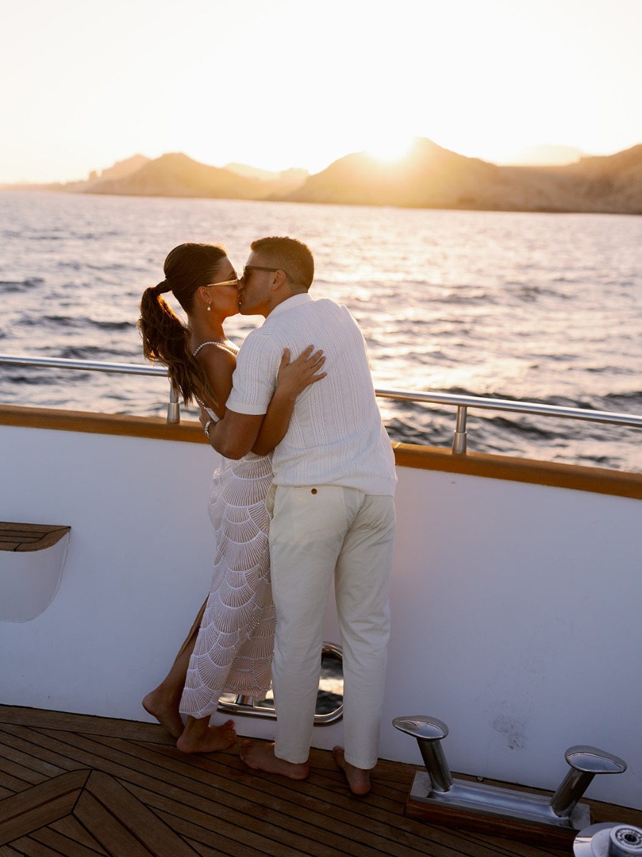 Wedding with a yacht party that made the most of a Los Cabos location