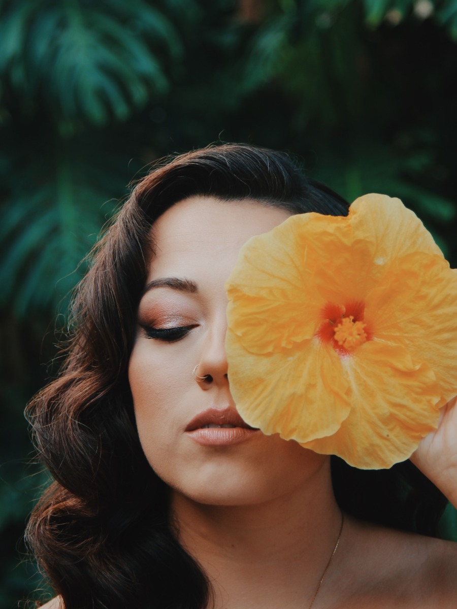 Throwing a tropical wedding—here's how it's done, just copy and paste