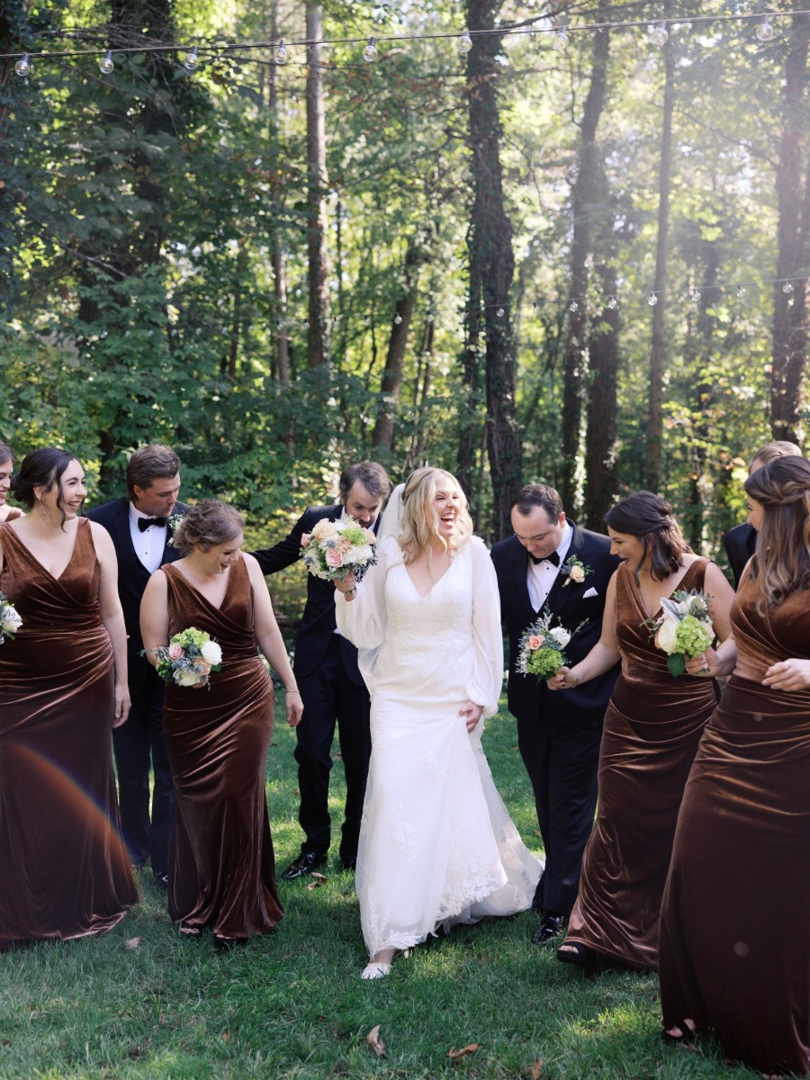 Woodsy Tennessee wildflower wedding in brown velvet and forest green