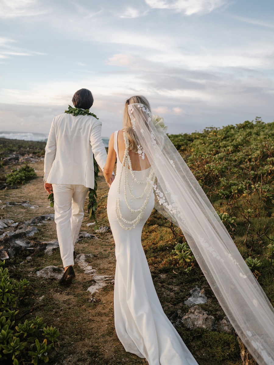 Gray-blue skies and coastal vibes at this island themed wedding