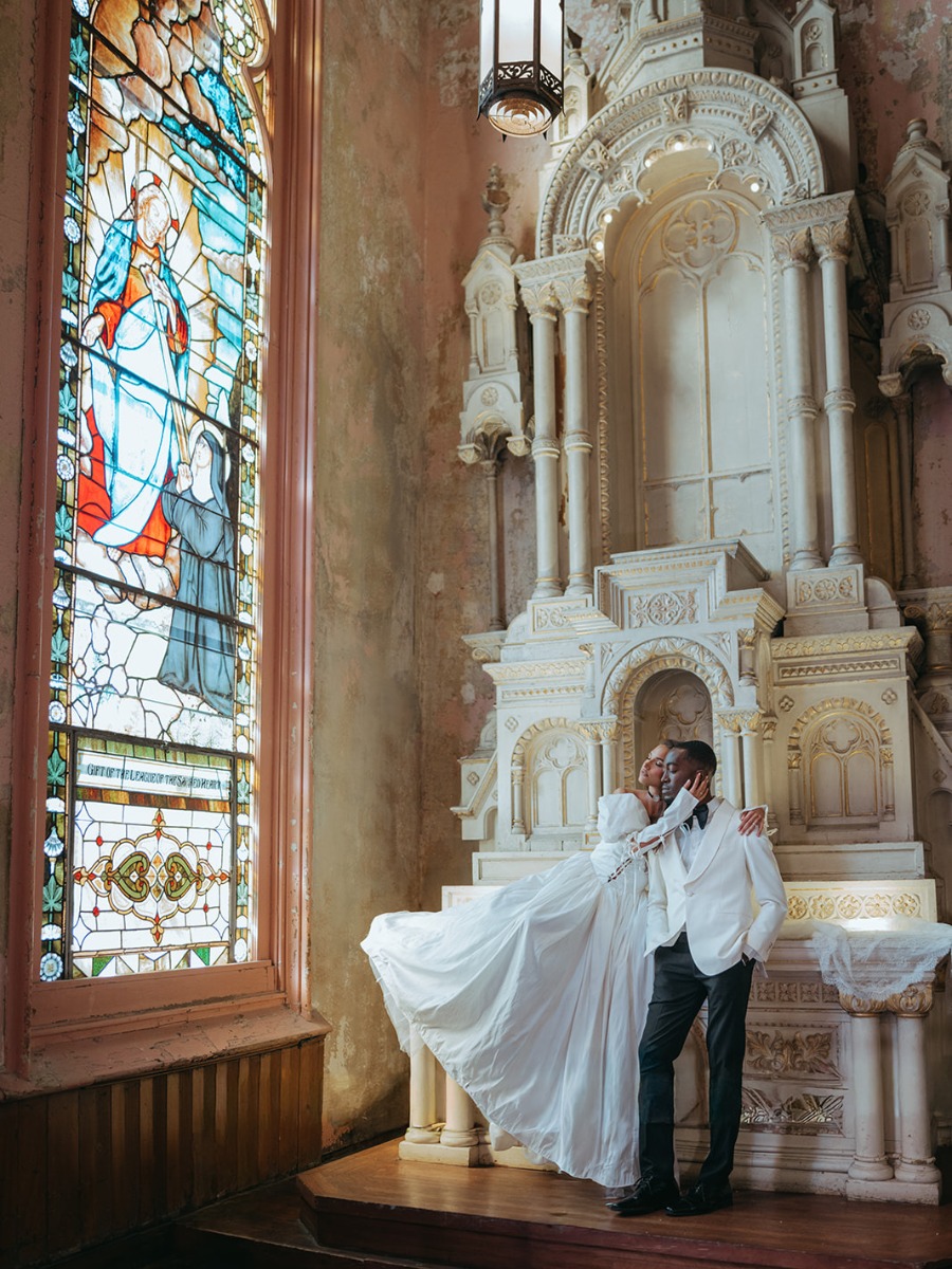 A wedding that looked like romeo & juliet set in modern New Orleans