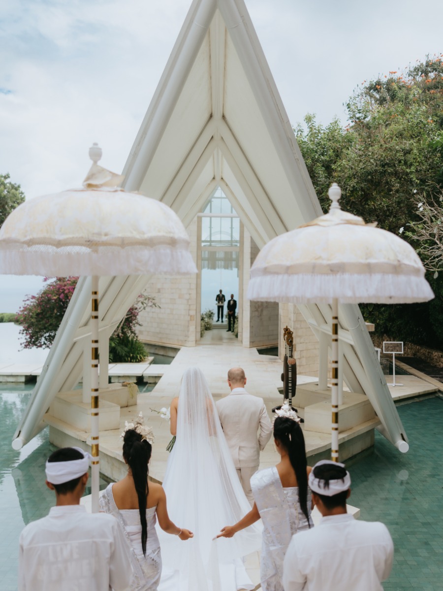 Monochromatic black-tie wedding at a breathtaking venue in bali