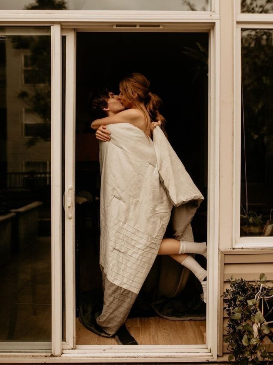 Everything you need for the perfect valentine’s day date at home