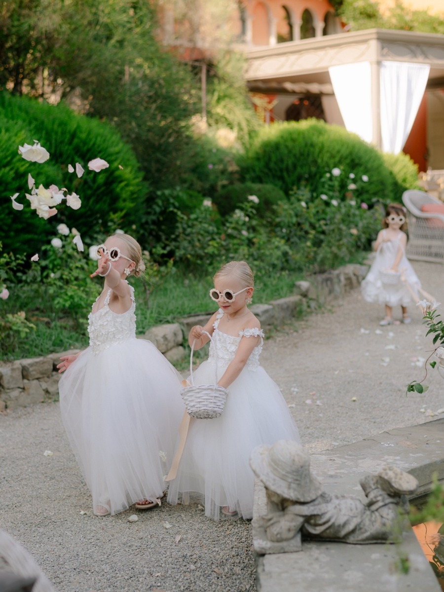 Chic Italian wedding styled with every perfect neutral imaginable