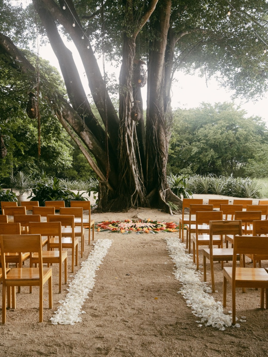 Quintessential Costa Rica wedding with a tropical mandala ceremony