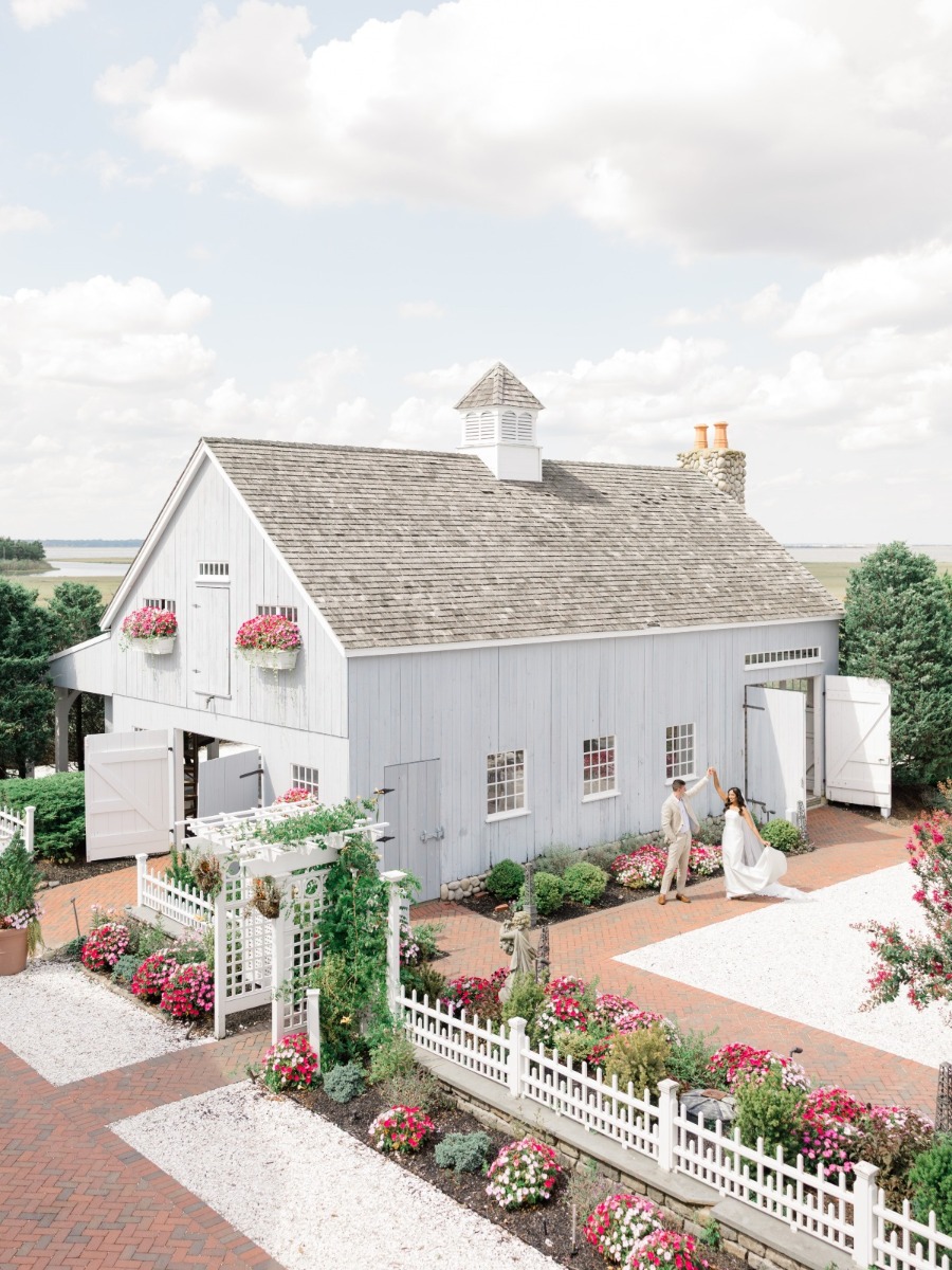 Dreamy coastal wedding in new jersey with a chic and simple DIY