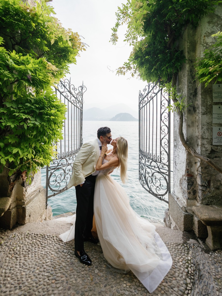 Untouched garden-inspired wedding with 3 bridal styles from 1 dress