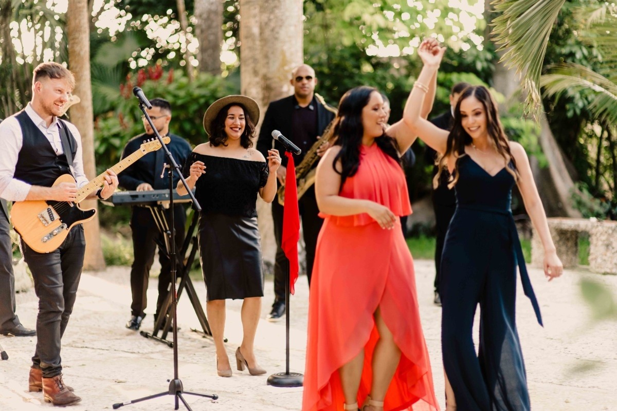 best wedding band in Miami: Bay Kings Band